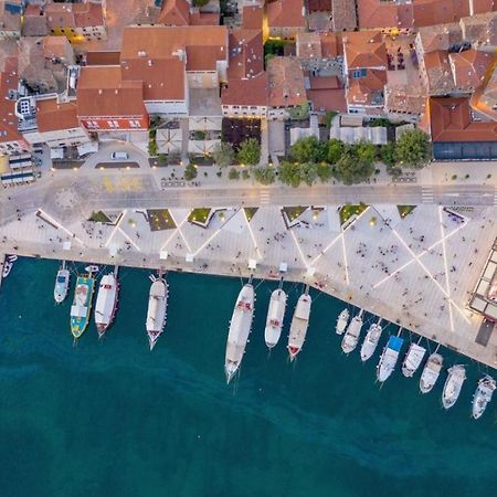 City Square Apartment Porec Bagian luar foto