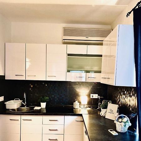 City Square Apartment Porec Bagian luar foto