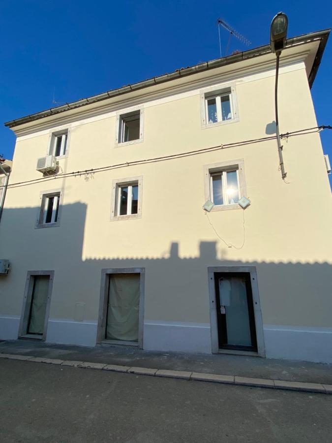 City Square Apartment Porec Bagian luar foto