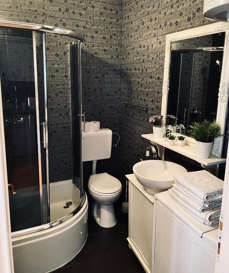 City Square Apartment Porec Bagian luar foto